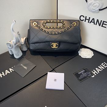Chanel | Small Black Flap Bag - AS1466 - 26 x 17 x 6cm