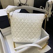 Chanel | State Of The Art Hobo Bag White - AS0845 - 21 x 24 x 14 cm - 2