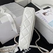 CHANEL | Handle Flap Bag White - AS2892 - 20 x 15 x 6.5 cm - 5