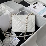 CHANEL | Handle Flap Bag White - AS2892 - 20 x 15 x 6.5 cm - 4
