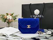 Chanel | MINI FLAP BAG Velvet & Gold-Tone Metal Blue - 19 x 15 x 6 cm - 1