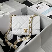 Chanel | White Flap Bag rough golden chain - 22×5×15.5cm - 1