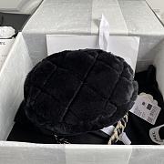 Chanel | Shearling Bucket Bag - AS2257 - 16 x 18 x 12cm - 5