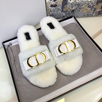 DIOR | CD Christian Dior White Wool Fur Slides