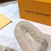 Louis Vuitton | White Fur Slipper - 5