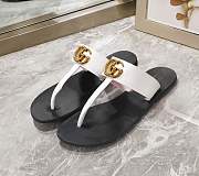 GUCCI | Leather Thong Sandal With Double G White - 2