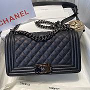 Chanel | Boy handbag Black Hardware - A67086 - 6