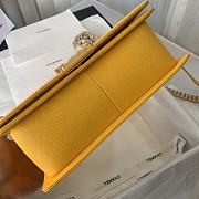 Chanel | Le Boy Chevron Old Medium Yellow Bag - A67086 - 4