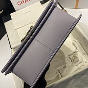 Chanel | Le Boy Chevron Old Medium Light Purple Bag - A67086 - 5