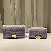 Chanel | Le Boy Chevron Old Medium Light Purple Bag - A67086 - 6