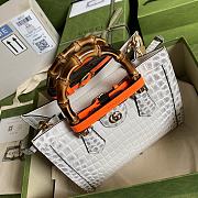 Gucci | Diana small White crocodile tote bag - 660195 - 20x16x10cm - 4
