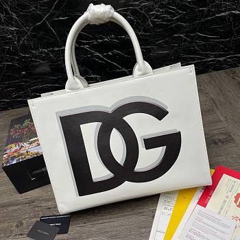 D&G | Small DG Daily shopper with DG logo print - 36 x 28.5 x 13cm