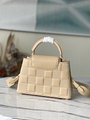 Louis Vuitton | Capucines BB handbag Creme - M59225 - 27x18x9cm - 4