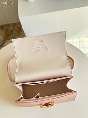 Louis Vuitton | Twist One Handle MM Rose Pink Bag - 29 x 21 x 12 cm - 2