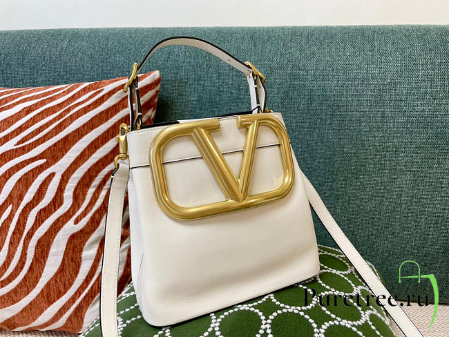 VALENTINO | Garavani White Supervee Bucket Bag - WB0J74 - 20x19x12cm - 1