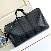 Shop Louis Vuitton Keepall Keepall Bandoulière 55 (M40605) by Ravie