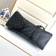 Louis Vuitton | KEEPALL BANDOULIÈRE Monogram Eclipse canvas  - 2