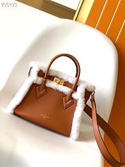 Louis Vuitton | On My Side MM handbag - M58918 - 30.5 x 24.5 x 14 cm - 1