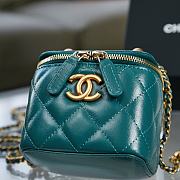 CHANEL | Small green Vanity With Chain - AP2292 - 8.5×11×7cm - 4