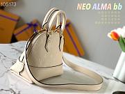 Louis Vuitton | Neo Alma BB white handbag - M44829 - 25 x 18 x 12 cm - 6