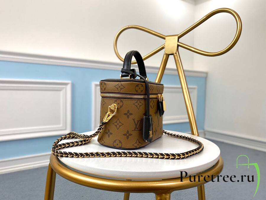 Shop Louis Vuitton Vanity pm (M45165) by hacchi.