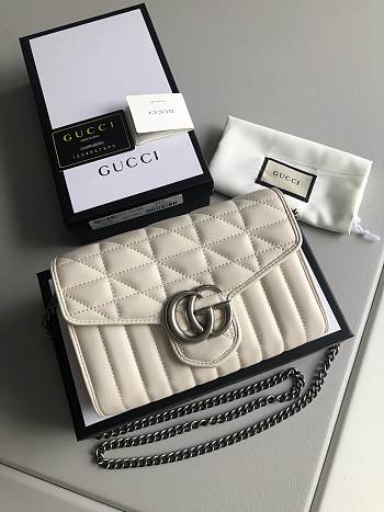 GUCCI | GG Marmont matelassé mini white bag - ‎474575 - 20 x 13 x 6 cm