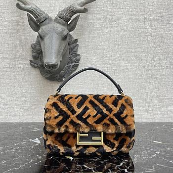 FENDI | MINI BAGUETTE Brown sheepskin bag - 8BS017 - 18x4×11cm