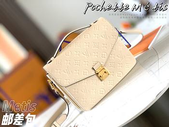 Louis Vuitton | Pochette Métis cream white handbag - M44738 - 25 x 19 x 9cm