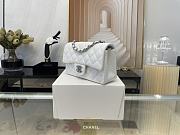 CHANEL | Classic Flap Bag White Lambskin Silver Hardware- A01116 - 20 cm - 6