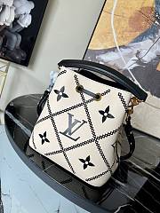 Louis Vuitton | NéoNoé bucket bag - M46023 - 26 x 26 x 17.5 cm - 4