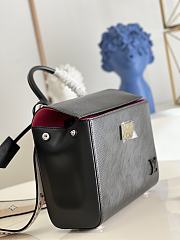 Louis Vuitton | Cluny BB handbag - M59134 - 28 x 20 x 10 cm - 2