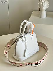 Louis Vuitton | Alma BB White handbag - 23.5 x 17.5 x 11.5 cm - 5