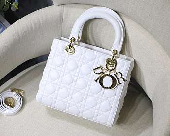 DIOR | Medium Lady White bag - M0565O - 24 x 20 x 11 cm