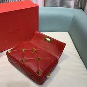 VALENTINO | Medium Roman Stud Bag In Red Nappa - 25 x 16 x 10 cm - 5