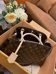 Louis Vuitton | Montaigne MM handbag - M41056 - 33 x 23 x 15 cm - 4