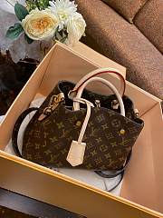 Louis Vuitton | Montaigne BB handbag - M41055 - 29 x 20 x 13 cm - 5