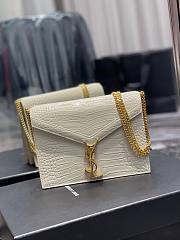 YSL | Cassandra Medium White In Crocodile Chain Bag - 532750 - 22 x 16,5 x 5,5 cm - 1