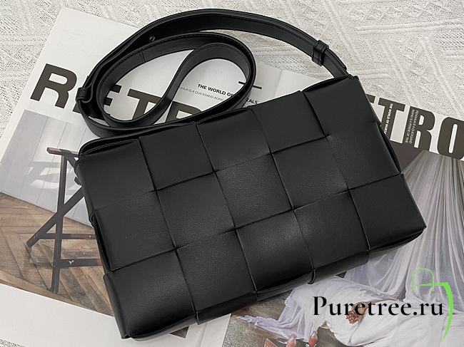Bottega Veneta | Cassette Intrecciato Black Leather Crossbody Bag 23cm - 1