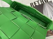 Bottega Veneta | Cassette Intrecciato Green Leather Crossbody Bag 23cm - 6