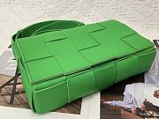 Bottega Veneta | Cassette Intrecciato Green Leather Crossbody Bag 23cm - 5