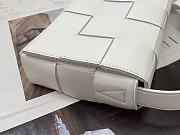 Bottega Veneta | Cassette Intrecciato White Leather Crossbody Bag 23cm - 2