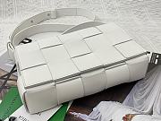 Bottega Veneta | Cassette Intrecciato White Leather Crossbody Bag 23cm - 5