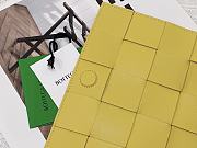 Bottega Veneta | Cassette Intrecciato Yellow Leather Crossbody Bag 23cm - 4