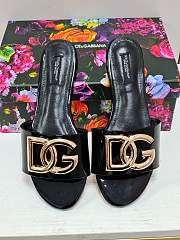 Dolce & Gabbana | Shiny Leather Black Slippers With DG Logo - 5