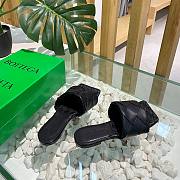 Bottega Veneta | Lido Black Flat Sandals - 5