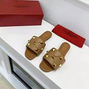 VALENTINO | Flat Stud Slide Sandal Borwn - 2