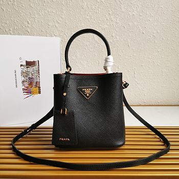 PRADA | Medium Saffiano Black Leather - 17 x 18 x 10.5cm