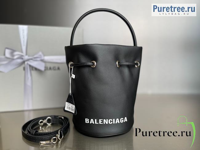 BALENCIAGA | Bucket Bag In Black Leather - 21 x 18 x 15cm - 1
