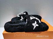 Louis Vuitton | Black Fur Slipper  - 5
