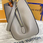 Louis Vuitton | Montaigne MM Beige Leather M41048 - 6